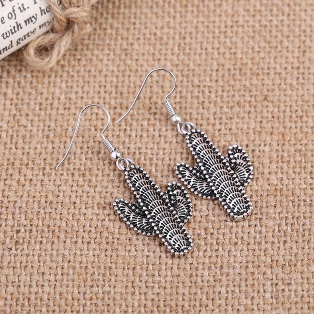 Cactus Vintage Inspired Western Cowgirl Earrings - Picture 2 of 5